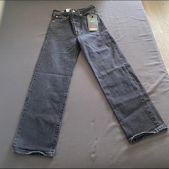 Levi's® Premium
RIBCAGE STRAIGHT ANKLE WOMEN'S JEANS - Picture 5 of 9